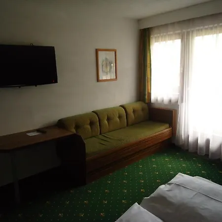 Hotel Dorfgasthof Schloesslstube 3*