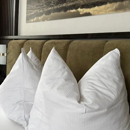 Hotel Dorfgasthof Schloesslstube Hotel 3*