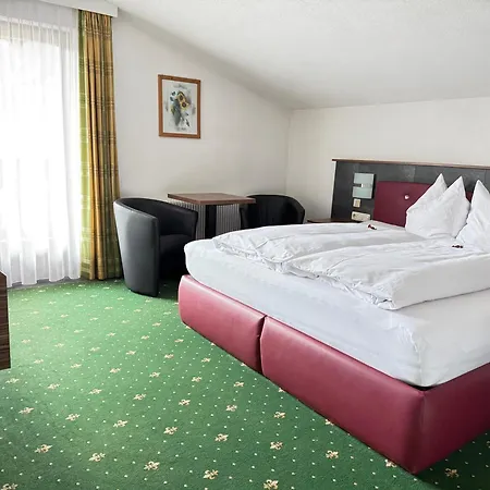 Hotel Dorfgasthof Schloesslstube
