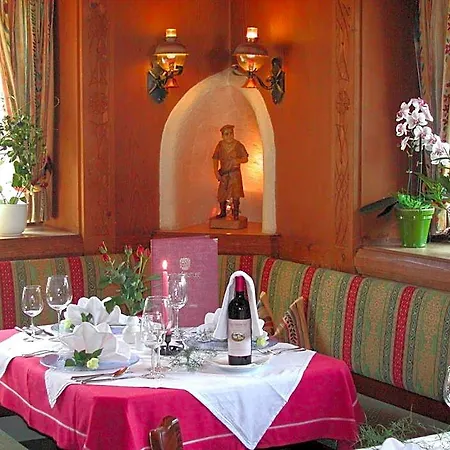 호텔 Dorfgasthof Schloesslstube 3*
