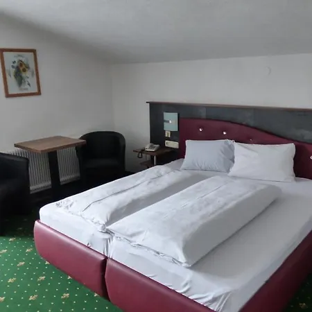 Hotel Dorfgasthof Schloesslstube 3*